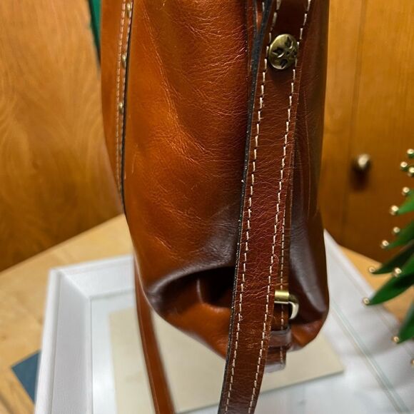 EUC Patricia Nash Carducci Pocket Tote
Heritage Tan Brown - Picture 5 of 12